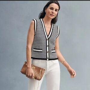 Ann Taylor Black and White Knit Top